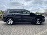 Thumbnail of 2015 Brilliant Black Crystal Pearlcoat Jeep Cherokee