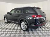 Thumbnail of 2021 Deep Black Pearl Effect Volkswagen Atlas