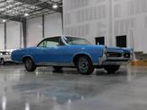 Thumbnail of 1967 Blue and White Pontiac GTO
