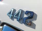Thumbnail of 1970 White /Black Stripes Oldsmobile 442
