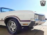 Thumbnail of 1970 White /Black Stripes Oldsmobile 442