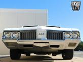 Thumbnail of 1970 White /Black Stripes Oldsmobile 442