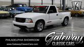 Photo of 2003 White GMC Sonoma