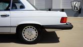 Thumbnail of 1989 White Mercedes-Benz 560SL
