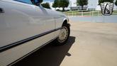 Thumbnail of 1989 White Mercedes-Benz 560SL