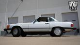 Thumbnail of 1989 White Mercedes-Benz 560SL