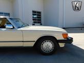 Thumbnail of 1987 Tan Mercedes-Benz 560SL