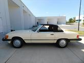 Thumbnail of 1987 Tan Mercedes-Benz 560SL