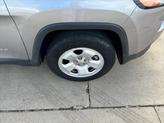 Thumbnail of 2016 Billet Silver Metallic Clearcoat Jeep Cherokee