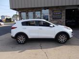 Thumbnail of 2018 Snow White Pearl Kia Sportage