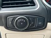 Thumbnail of 2015 White Platinum Ford Edge