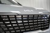 Thumbnail of 2024 Ceramic Silver Kia Carnival