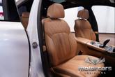 Thumbnail of 2020 Mineral White Metallic BMW 750