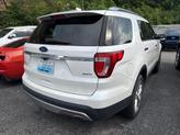 Thumbnail of 2017 White Platinum Clearcoat Metallic Ford Explorer