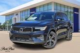 Photo of 2025 Onyx Black Metallic Volvo XC40