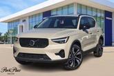 Photo of 2025 Sand Dune Metallic Volvo XC40