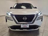 Thumbnail of 2023 Pearl White Tricoat/Super Black Nissan Rogue