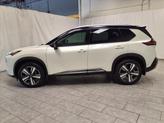 Thumbnail of 2023 Pearl White Tricoat/Super Black Nissan Rogue