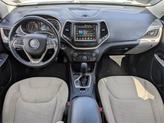 Thumbnail of 2017 Bright White Clearcoat Jeep Cherokee