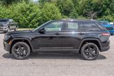 Thumbnail of 2025 Diamond Black Crystal Pearlcoat Jeep Grand Cherokee