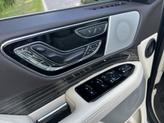 Thumbnail of 2023 Silver Radiance Metallic Clearcoat Lincoln Navigator