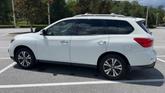 Thumbnail of 2017 Glacier White Nissan Pathfinder