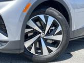 Thumbnail of 2025 Silver Mist Metallic Volkswagen ID.4