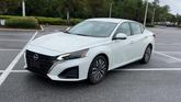 Thumbnail of 2023 Pearl White Tricoat Nissan Altima