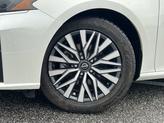 Thumbnail of 2023 Pearl White Tricoat Nissan Altima