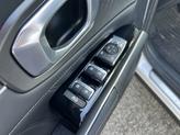 Thumbnail of 2023 Glacial White Pearl Kia Sorento