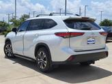 Thumbnail of 2022 White Toyota Highlander