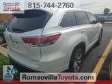 Thumbnail of 2016 Blizzard Pearl Toyota Highlander