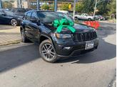 Photo of 2017 Diamond Black Crystal Pearlcoat Jeep Grand Cherokee