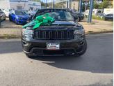 Thumbnail of 2017 Diamond Black Crystal Pearlcoat Jeep Grand Cherokee