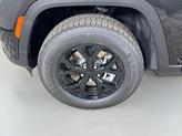 Thumbnail of 2025 Diamond Black Crystal Pearlcoat Jeep Grand Cherokee L