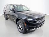Photo of 2025 Diamond Black Crystal Pearlcoat Jeep Grand Cherokee L