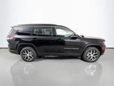Thumbnail of 2025 Diamond Black Crystal Pearlcoat Jeep Grand Cherokee L