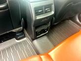 Thumbnail of 2018 White Platinum Metallic Tri-Coat Ford Edge