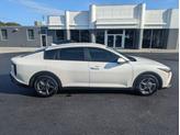 Thumbnail of 2025 Snow White Pearl Kia K4