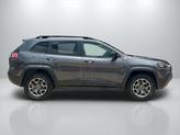 Thumbnail of 2022 Granite Crystal Metallic Clearcoat Jeep Cherokee