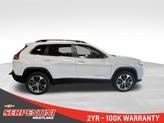 Thumbnail of 2022 Bright White Clearcoat Jeep Cherokee