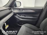 Thumbnail of 2025 Diamond Black Crystal Pearlcoat Jeep Grand Cherokee
