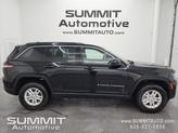 Photo of 2025 Diamond Black Crystal Pearlcoat Jeep Grand Cherokee