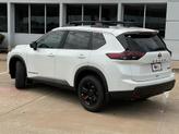 Thumbnail of 2026 Everest White Pearl Tricoat Nissan Rogue