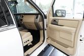 Thumbnail of 2017 White Platinum Metallic Tri-Coat Ford Expedition