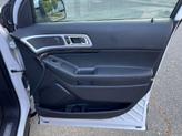 Thumbnail of 2015 White Platinum Metallic Tri-Coat Ford Explorer