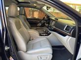 Thumbnail of 2015 Nautical Blue Metallic Toyota Highlander