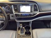 Thumbnail of 2015 Nautical Blue Metallic Toyota Highlander