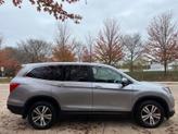 Thumbnail of 2016 Lunar Silver Metallic Honda Pilot