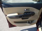 Thumbnail of 2017 Venetian Red Kia Sedona